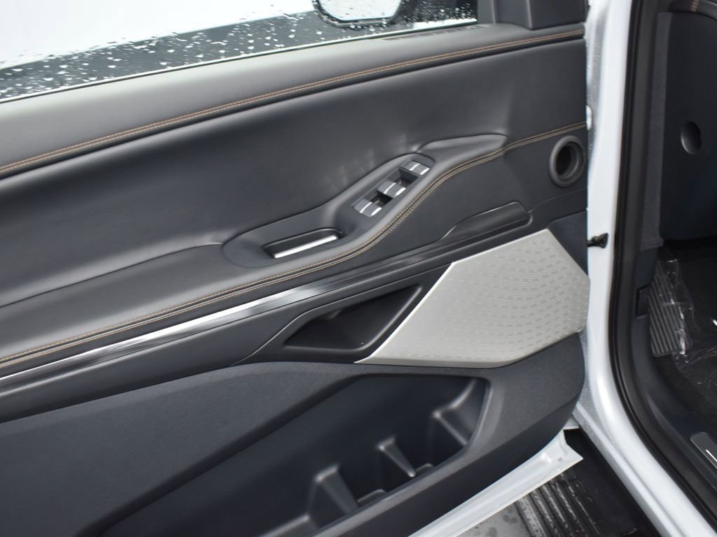 New 2026 Lincoln Navigator Black Label AWD/4WD image 9