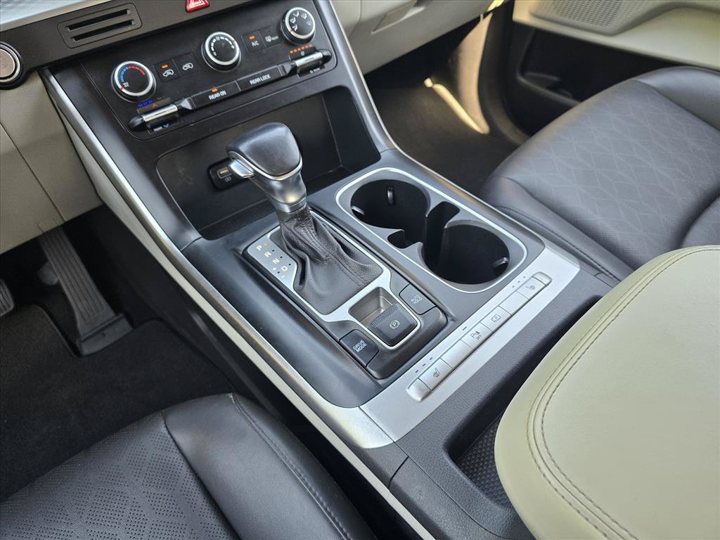 Used 2022 Kia Carnival LX FWD image 16