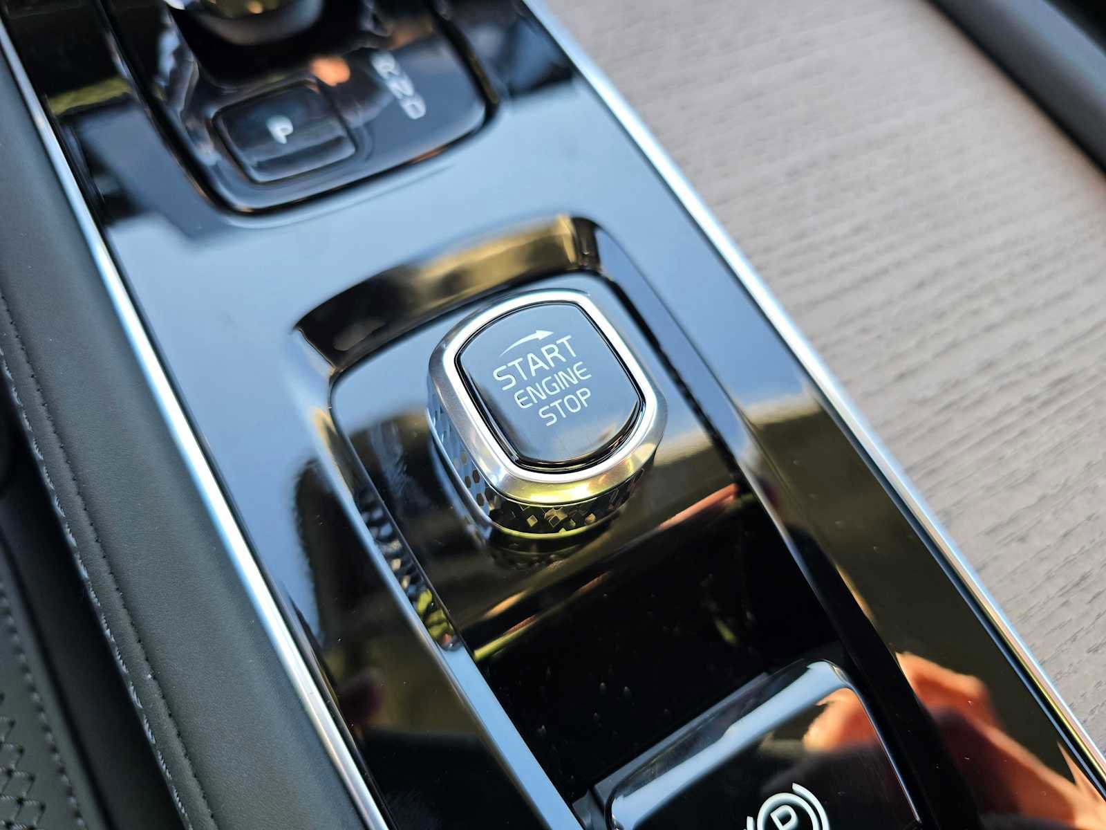 New 2026 Volvo XC90 T8 Plus w/ Protection Package Premier image 33