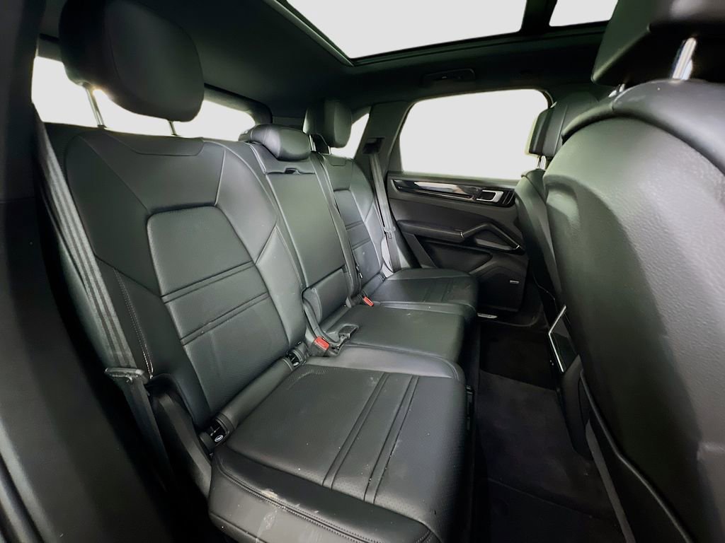 Used 2021 Porsche Cayenne S image 30
