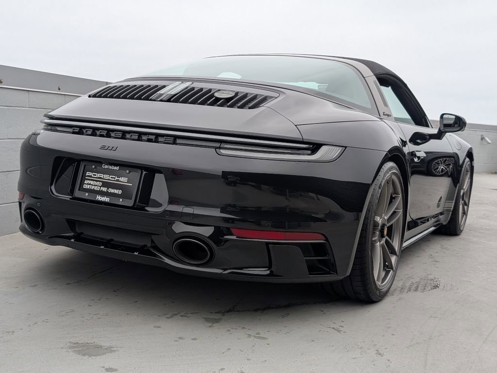 Used 2024 Porsche 911 image 23