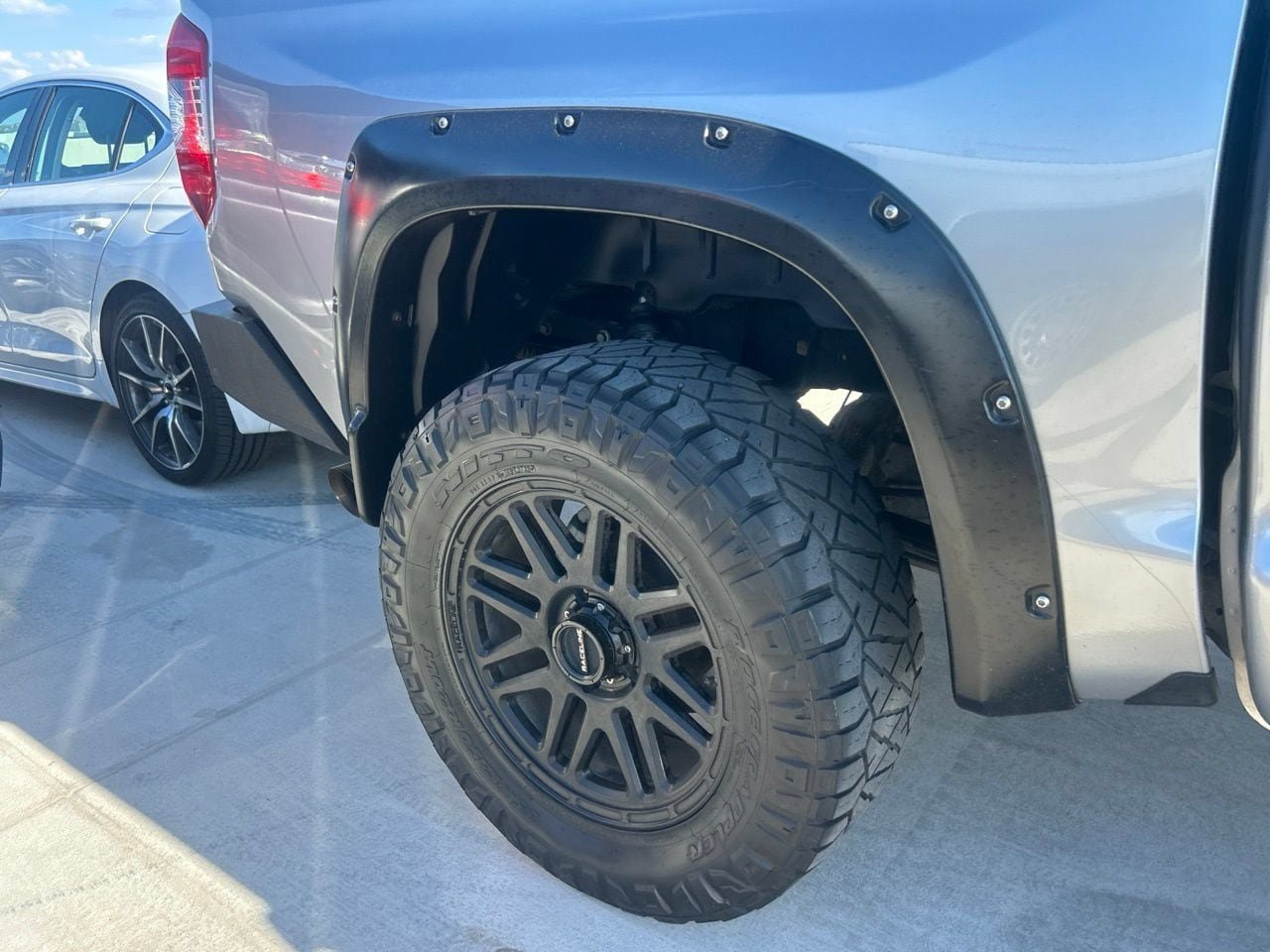 Used 2020 Toyota Tundra SR5 w/ TRD Off-Road Package AWD/4WD image 3