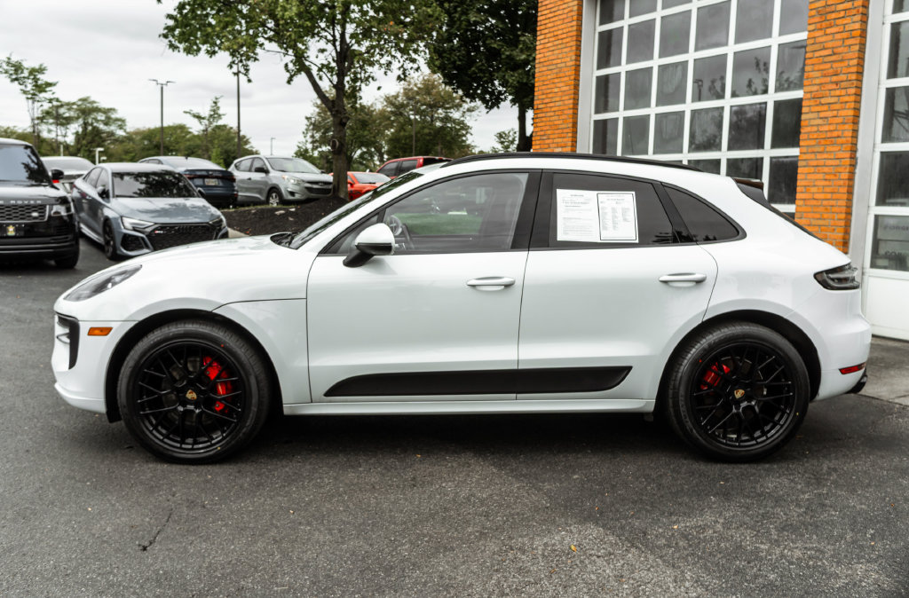 Used 2021 Porsche Macan GTS w/ Sport Chrono Package AWD/4WD image 42