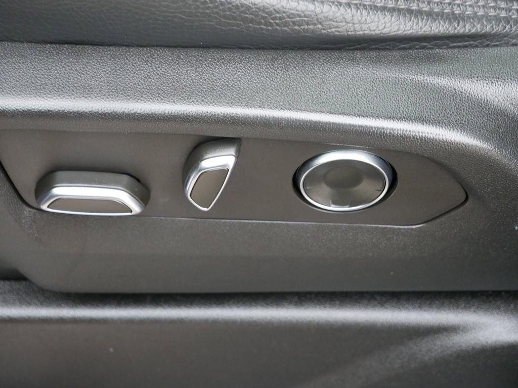 Used 2021 GMC Yukon XL Denali image 17