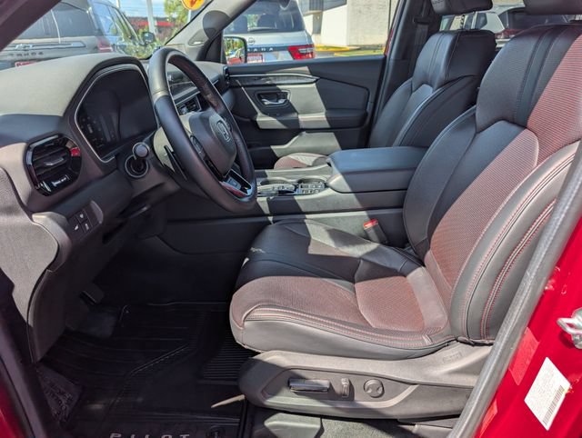 Used 2025 Honda Pilot Black Edition image 18
