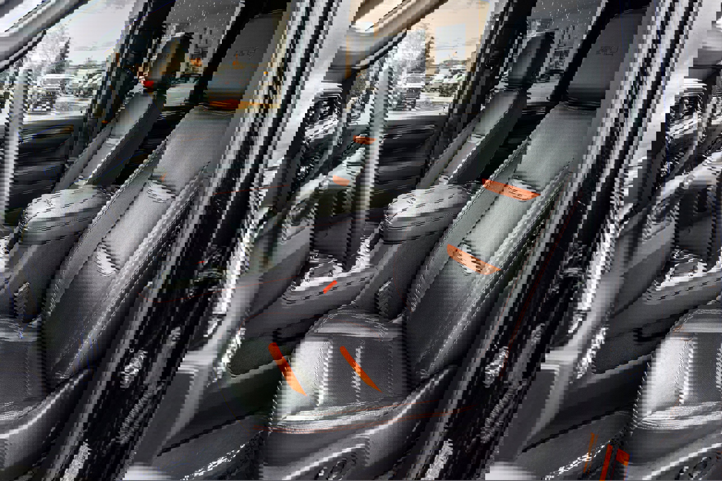 Used 2024 GMC Sierra 2500 AT4 image 11