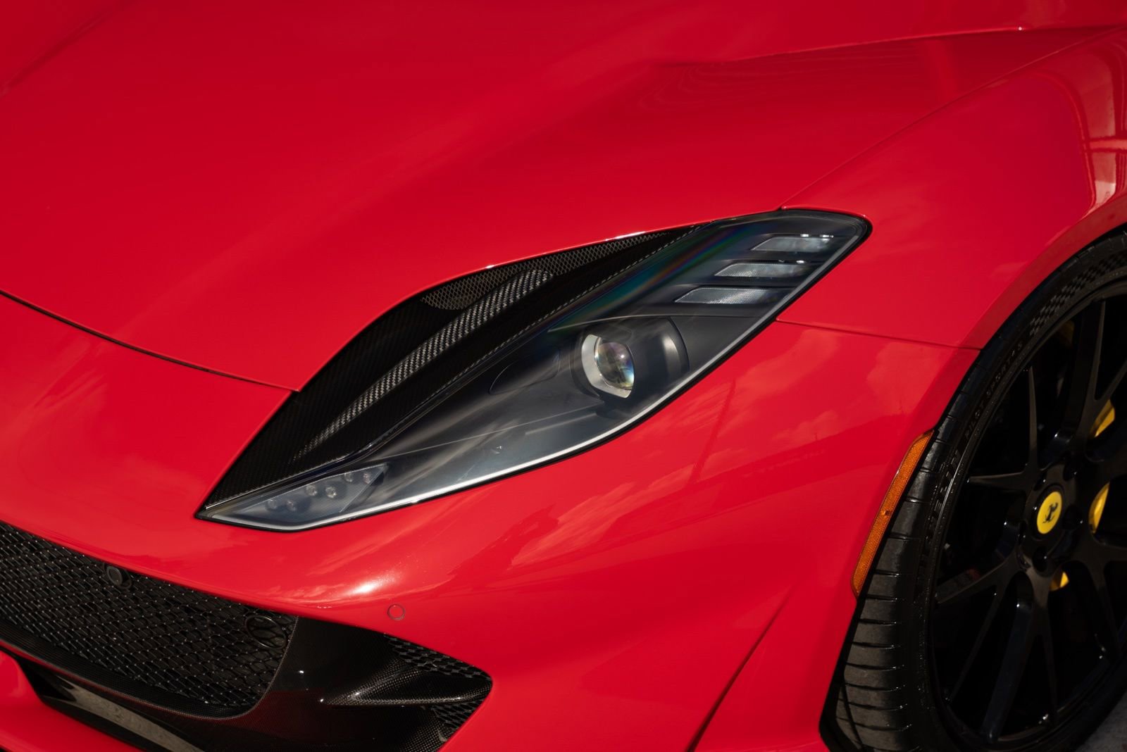 Used 2018 Ferrari 812 Superfast image 13