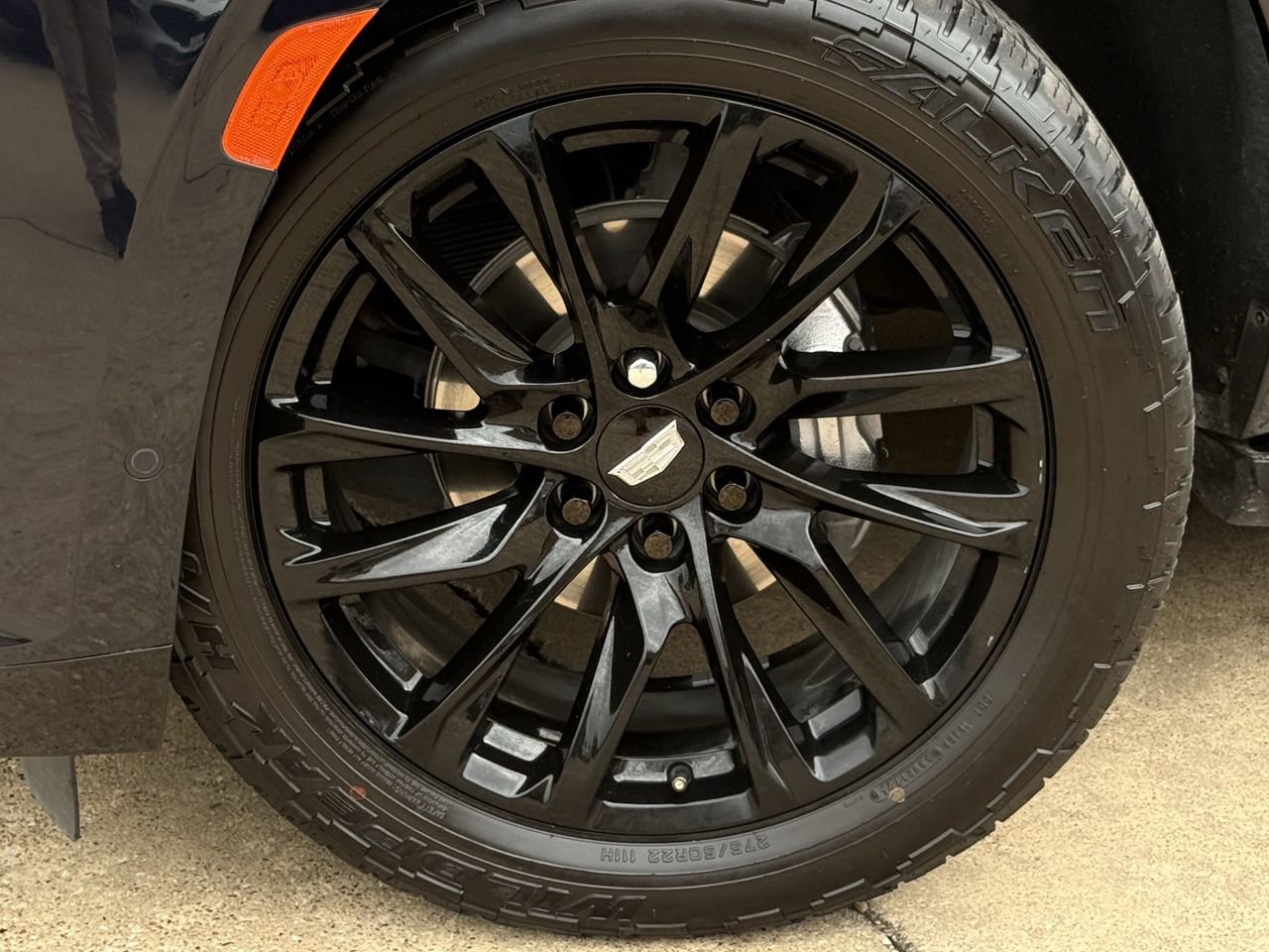 Used 2023 Cadillac Escalade Sport Platinum w/ LPO, ONYX Package image 8