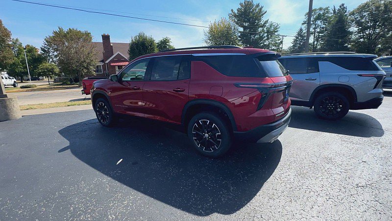 New 2026 Chevrolet Traverse LT w/ Sun and Wheel Package image 2