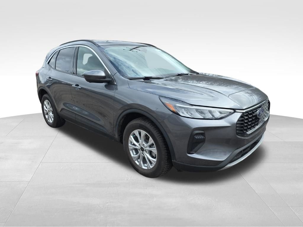Used 2023 Ford Escape Active w/ Tech Pack #2 image 3