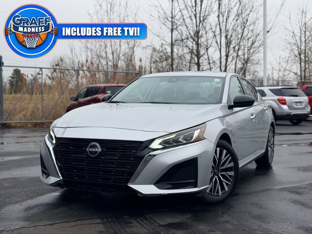 Used 2024 Nissan Altima 2.5 SV image 1