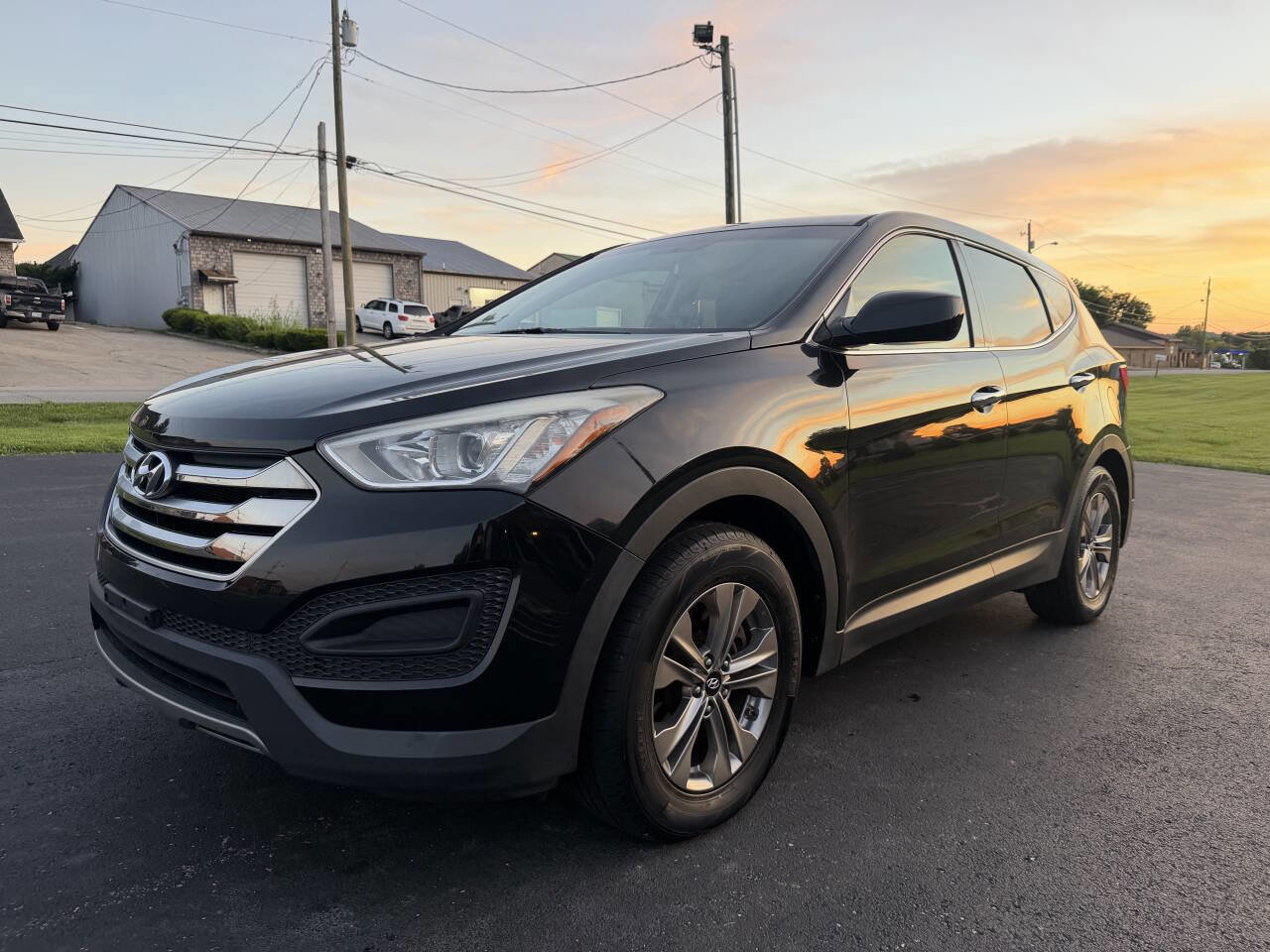 Used 2016 Hyundai Santa Fe Sport FWD image 2