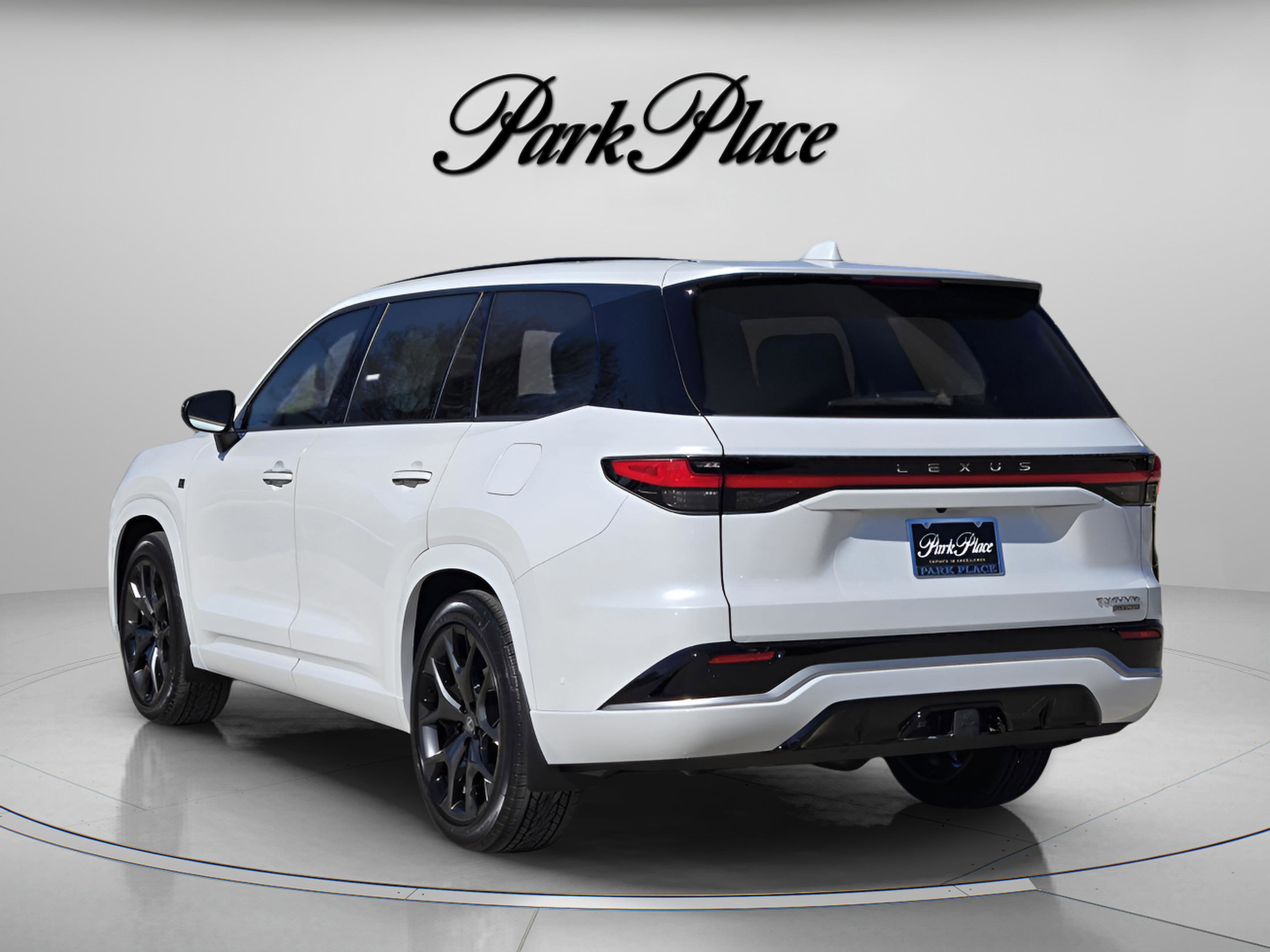 New 2026 Lexus TX 500h AWD image 3