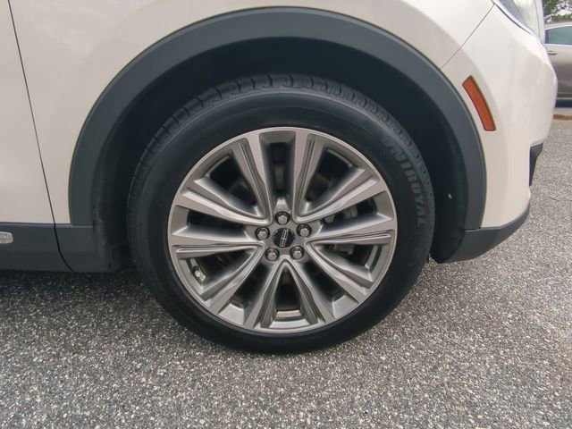 Used 2017 Lincoln MKX Reserve w/ Driver Assistance Package image 12