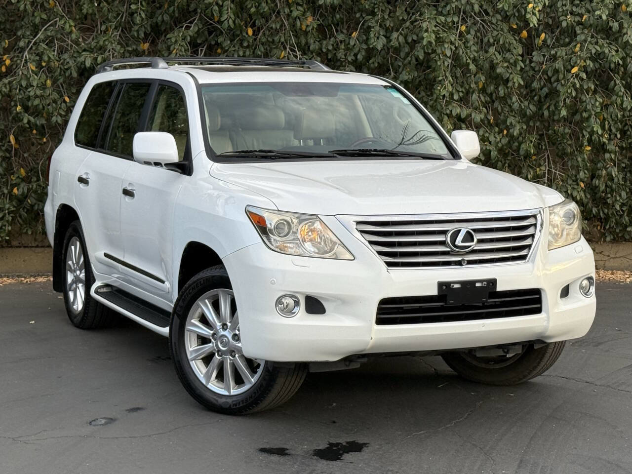 Used 2008 Lexus LX 570 4WD image 1