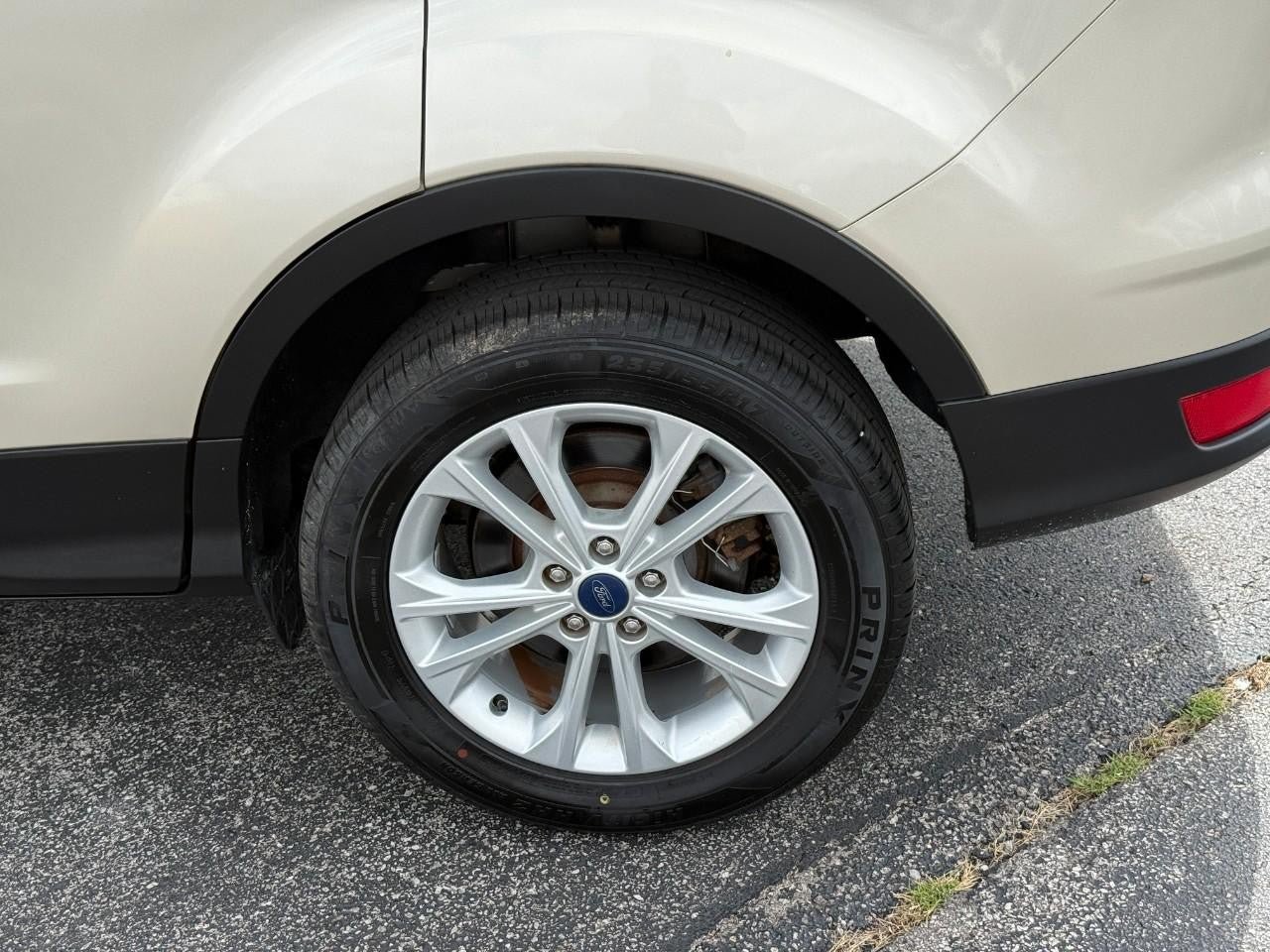 Used 2017 Ford Escape SE FWD image 6