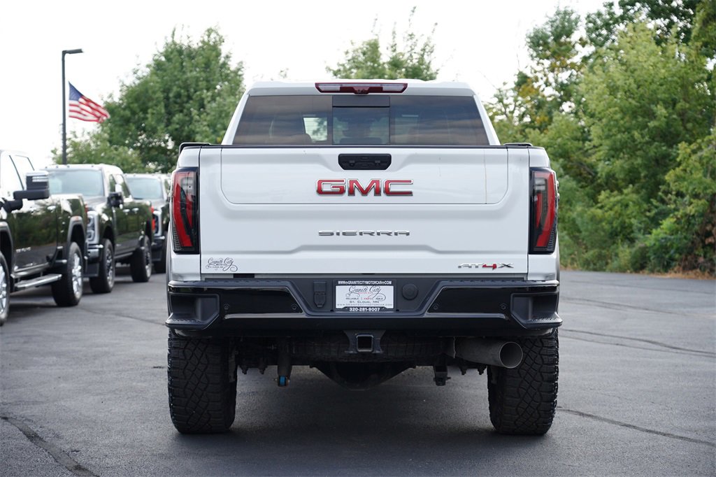Used 2025 GMC Sierra 2500 AT4X image 4