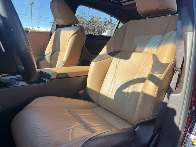 Used 2021 Lexus ES 350 Ultra Luxury w/ Accessory Package 2 FWD image 33