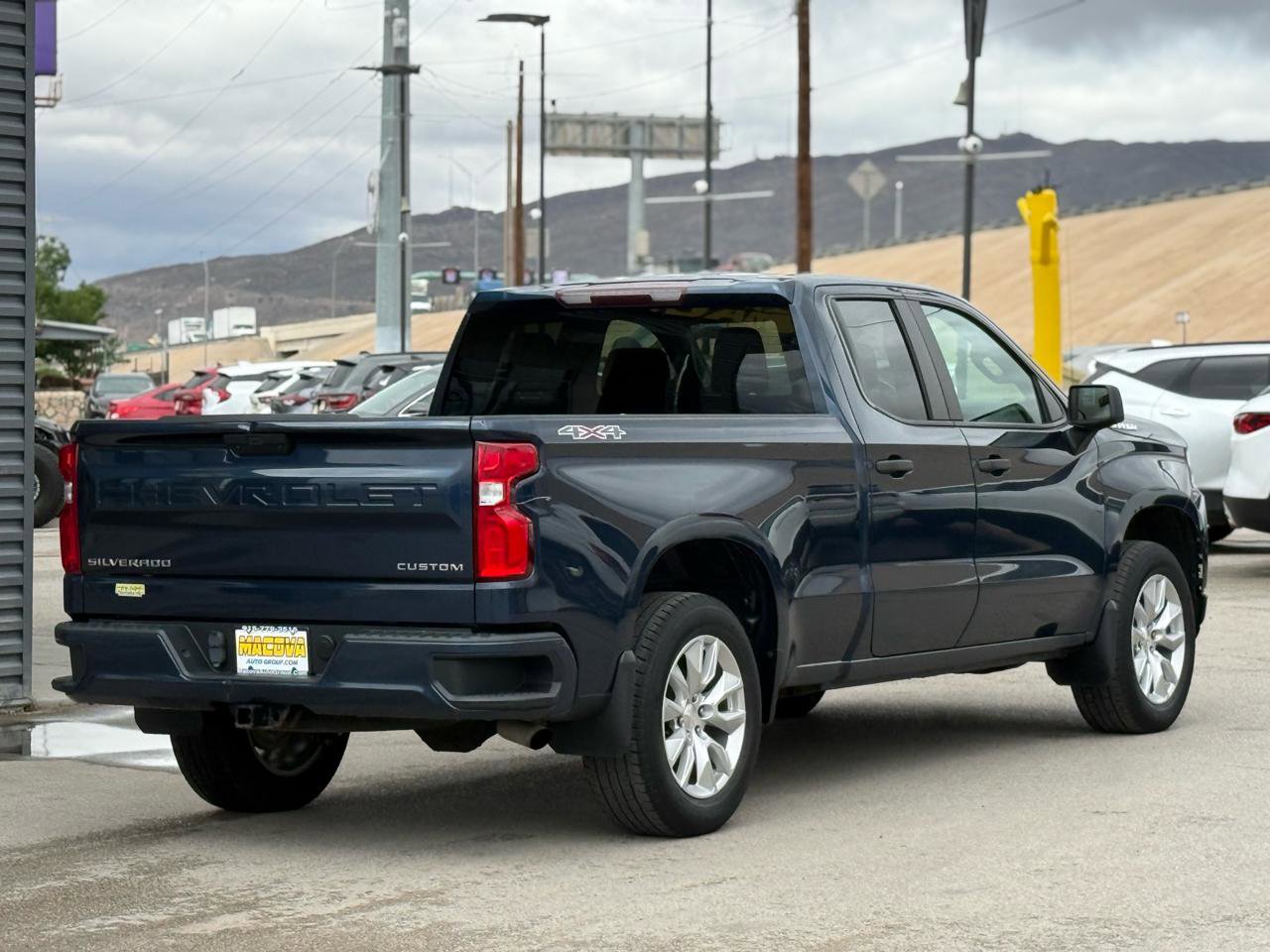Used 2020 Chevrolet Silverado 1500 Custom w/ Custom Value Package AWD/4WD image 7