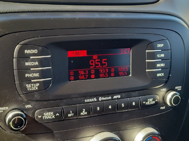 Used 2015 Kia Soul FWD image 24