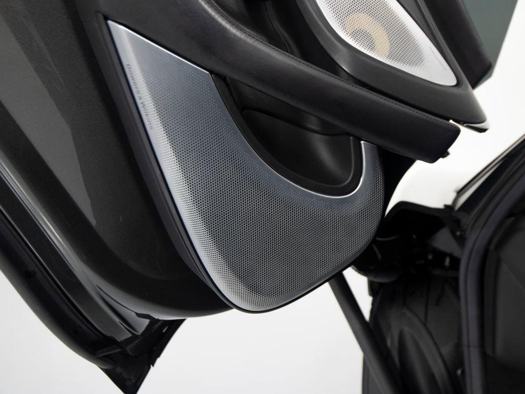 Used 2021 McLaren GT image 13