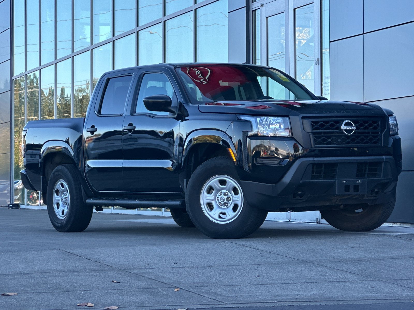 Used 2022 Nissan Frontier S AWD/4WD image 2