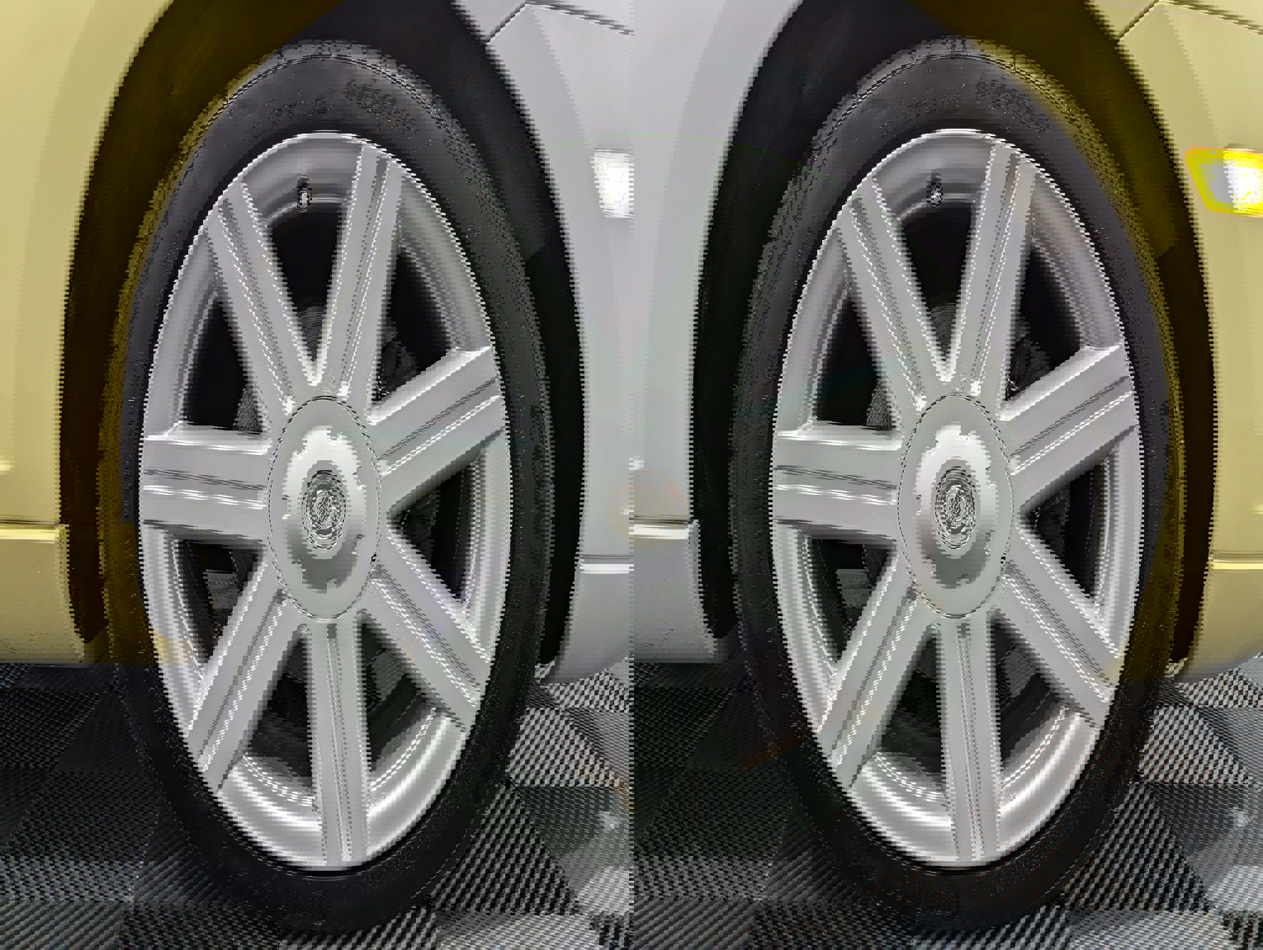 Used 2005 Chrysler Crossfire Limited image 6