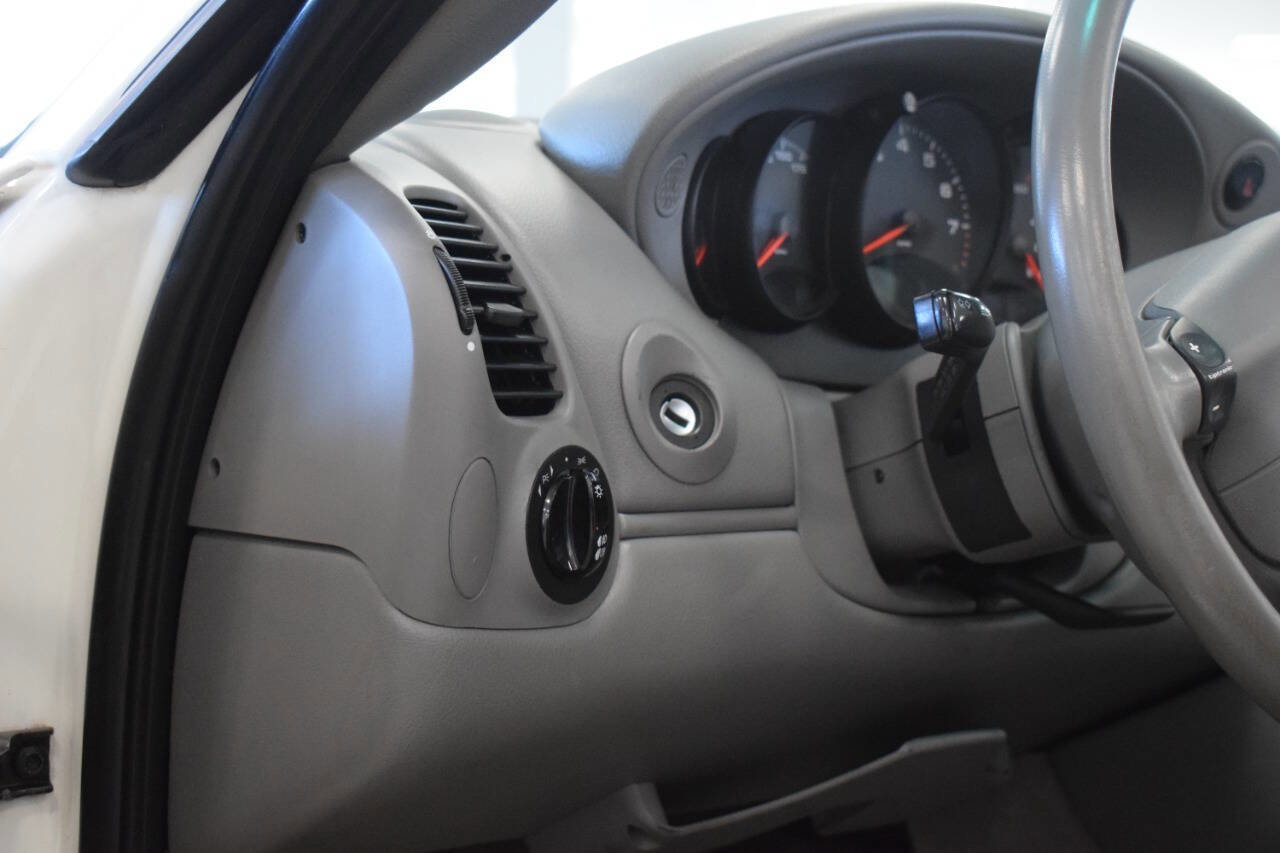 Used 2000 Porsche 911 Carrera image 44
