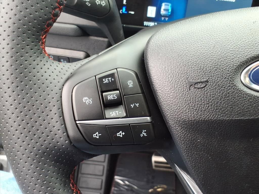 Certified 2023 Ford Escape ST-Line w/ Tech Pack #1 AWD/4WD image 10