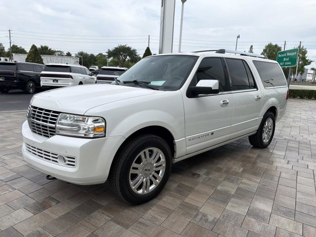 Used 2013 Lincoln Navigator L 4WD image 6
