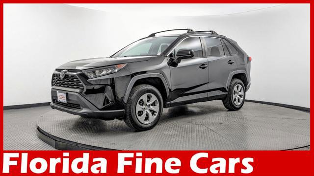 Used 2020 Toyota RAV4 LE FWD image 1
