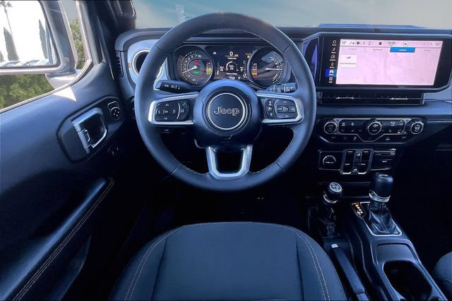 Used 2025 Jeep Wrangler Unlimited Sahara AWD/4WD image 8