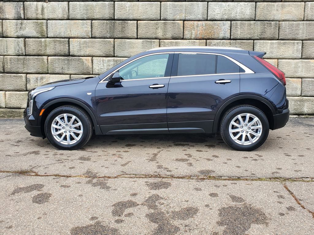 Certified 2023 Cadillac XT4 Luxury image 2