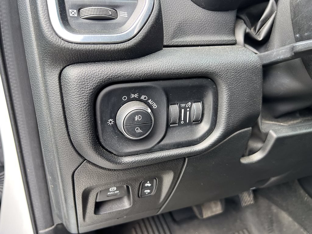Used 2022 RAM 1500 Laramie AWD/4WD image 18