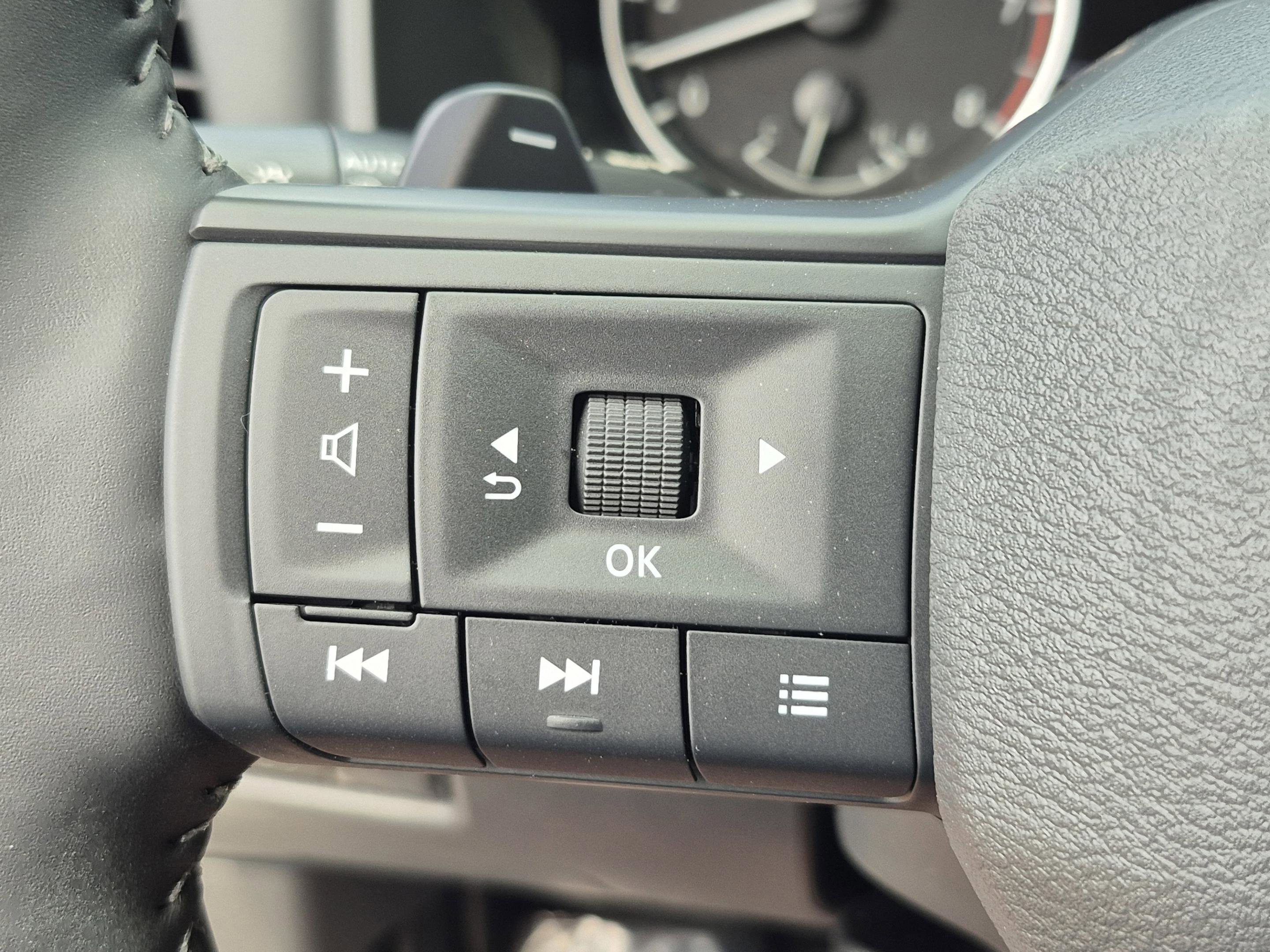New 2026 Nissan Rogue SV FWD image 31