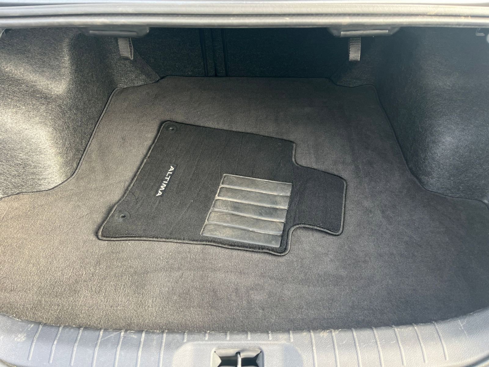 Used 2025 Nissan Altima 2.5 SV image 24