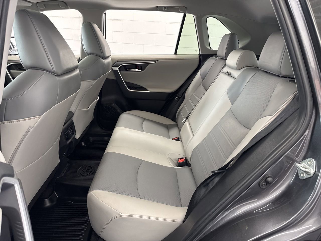 Used 2022 Toyota RAV4 Limited w/ Limited Grade Weather Package AWD/4WD image 40