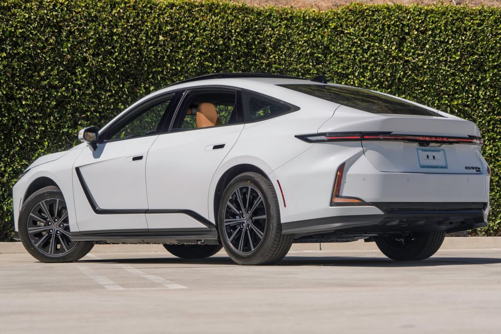 New 2026 Lexus ES 500e AWD/4WD image 3