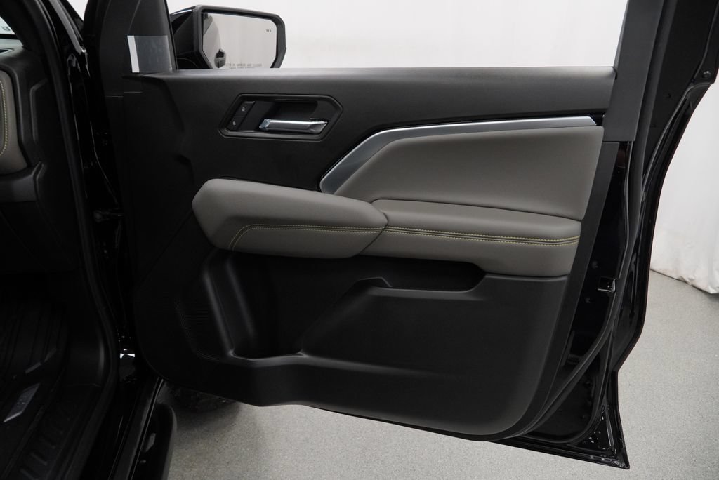 New 2026 Chevrolet Colorado ZR2 w/ Technology Package AWD/4WD image 28