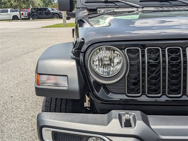New 2025 Jeep Gladiator Sport image 10