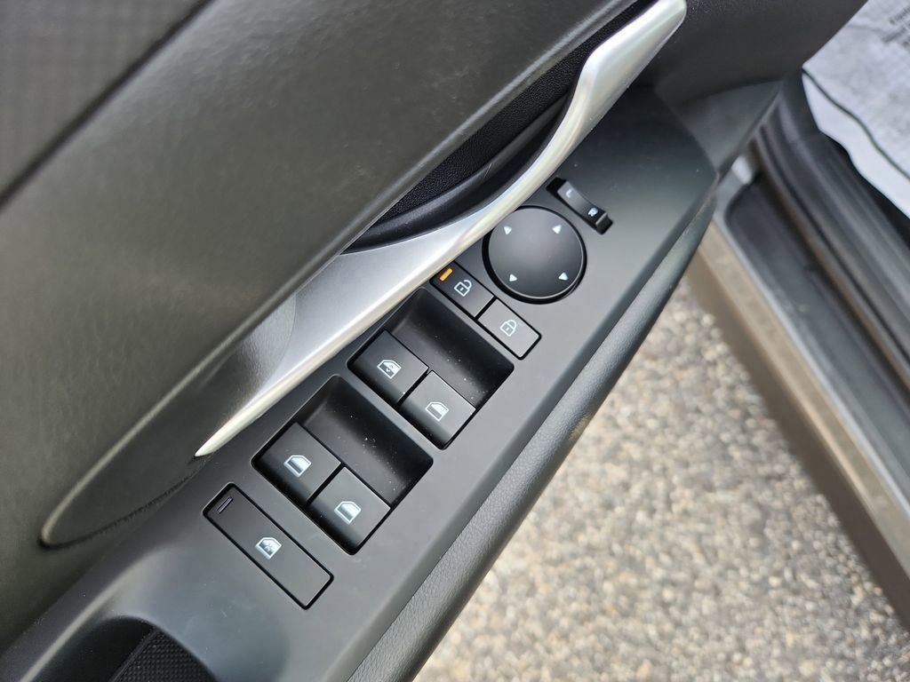 Used 2025 Hyundai Tucson SE image 12