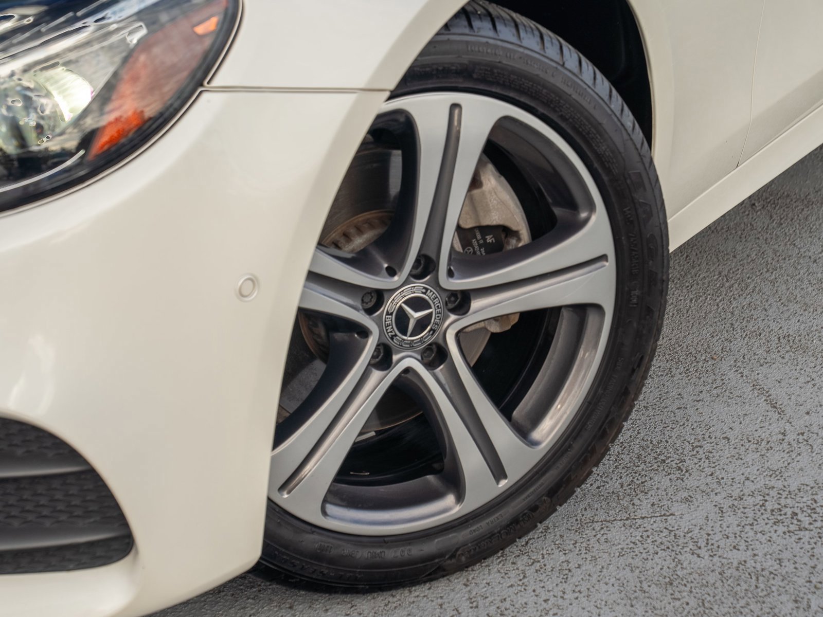 Certified 2018 Mercedes-Benz E 300 4MATIC image 11