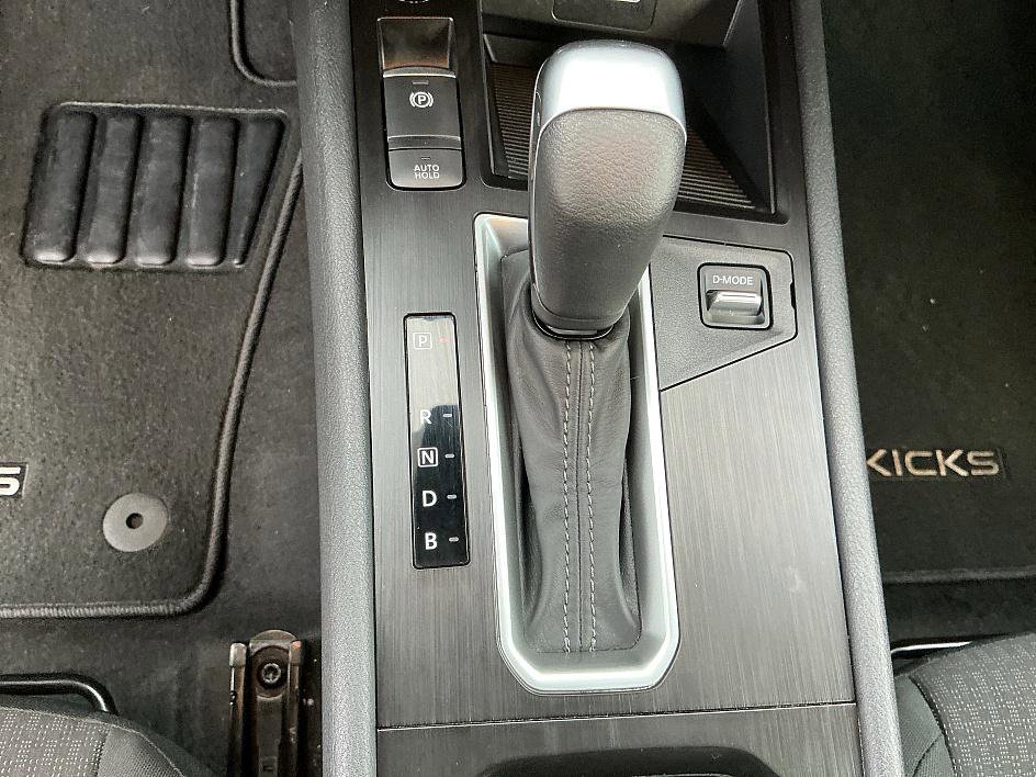 Certified 2025 Nissan Kicks S image 20