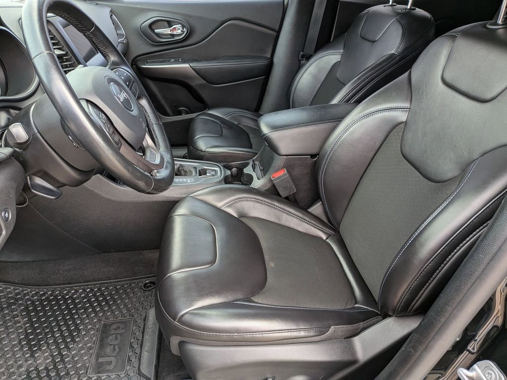 Used 2020 Jeep Cherokee Latitude Plus w/ Cold Weather Group image 12