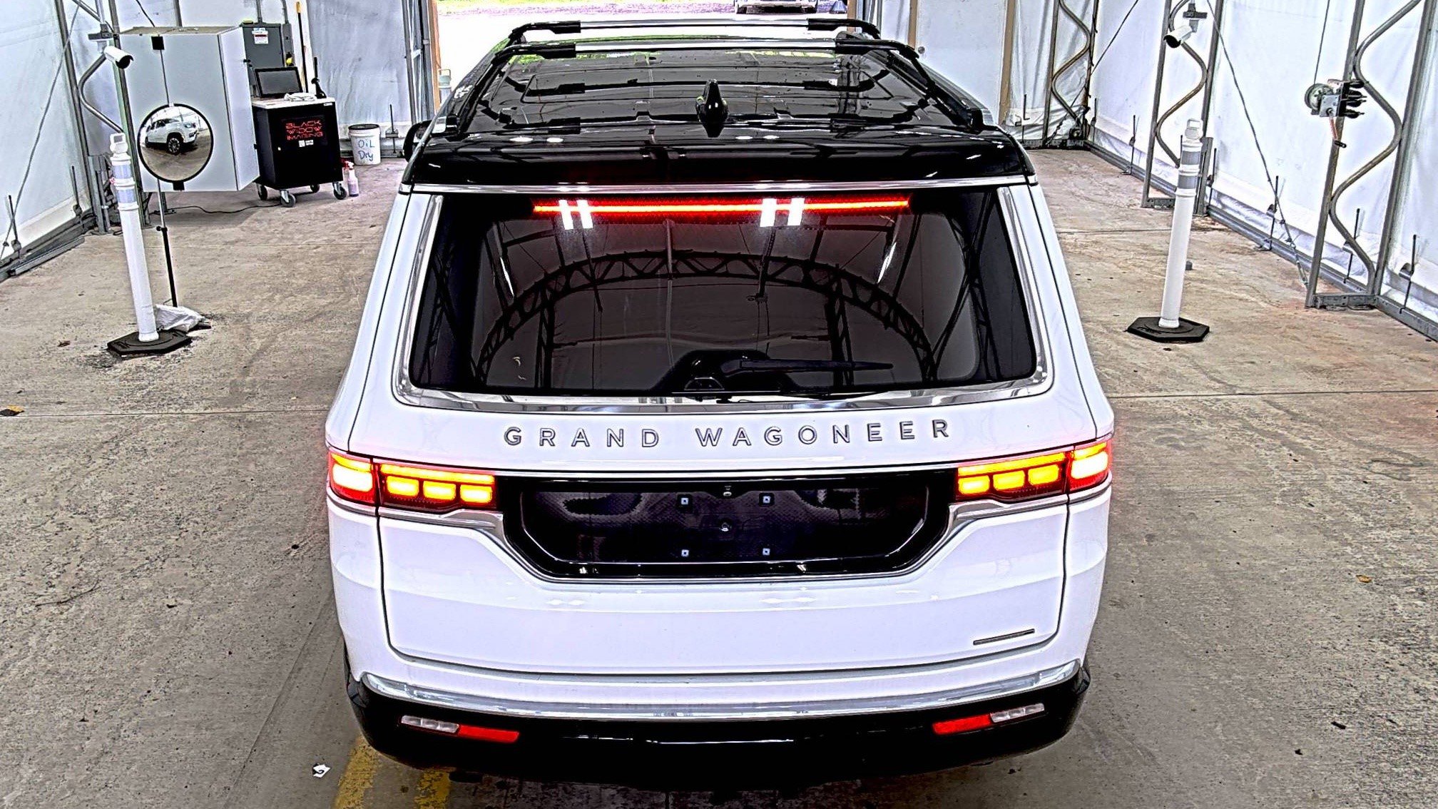 Used 2024 Jeep Grand Wagoneer Series III w/ Rear Seat Video Group 1 AWD/4WD image 5