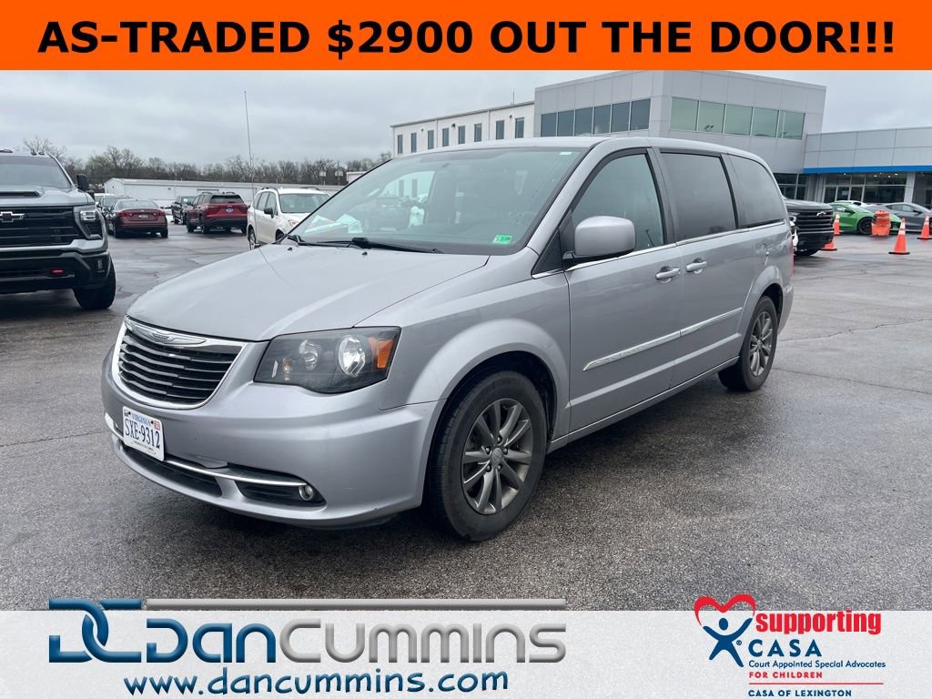 Used 2015 Chrysler Town & Country S w/ Driver Convenience Group image 1