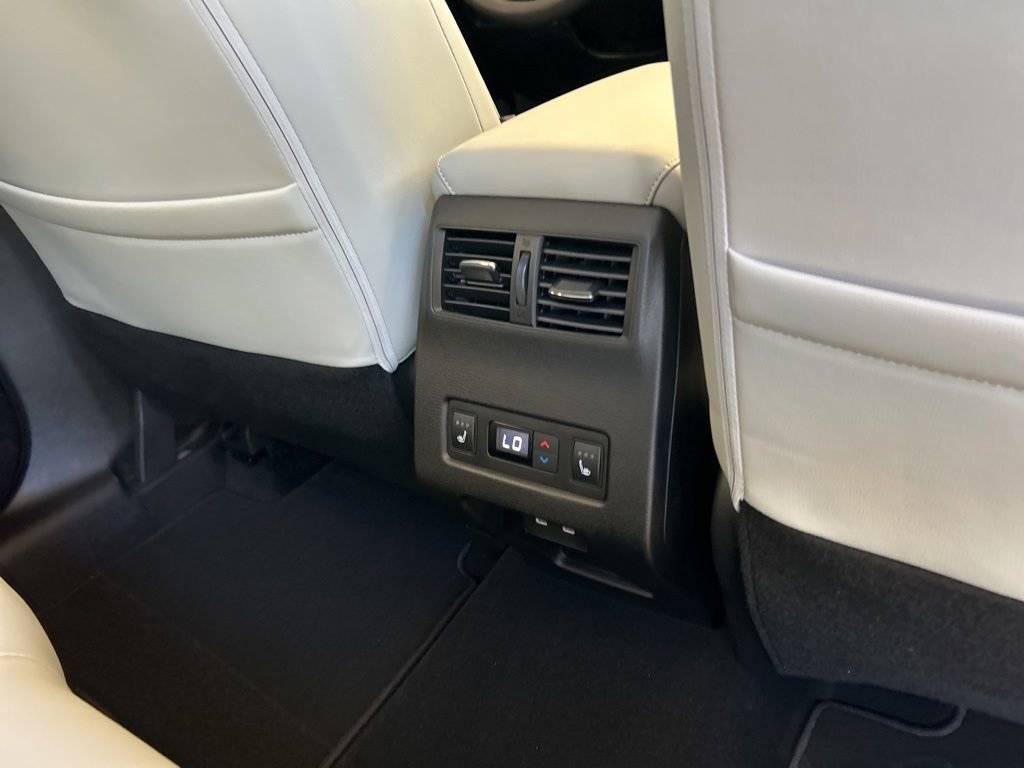 New 2025 Mitsubishi Outlander SEL image 28