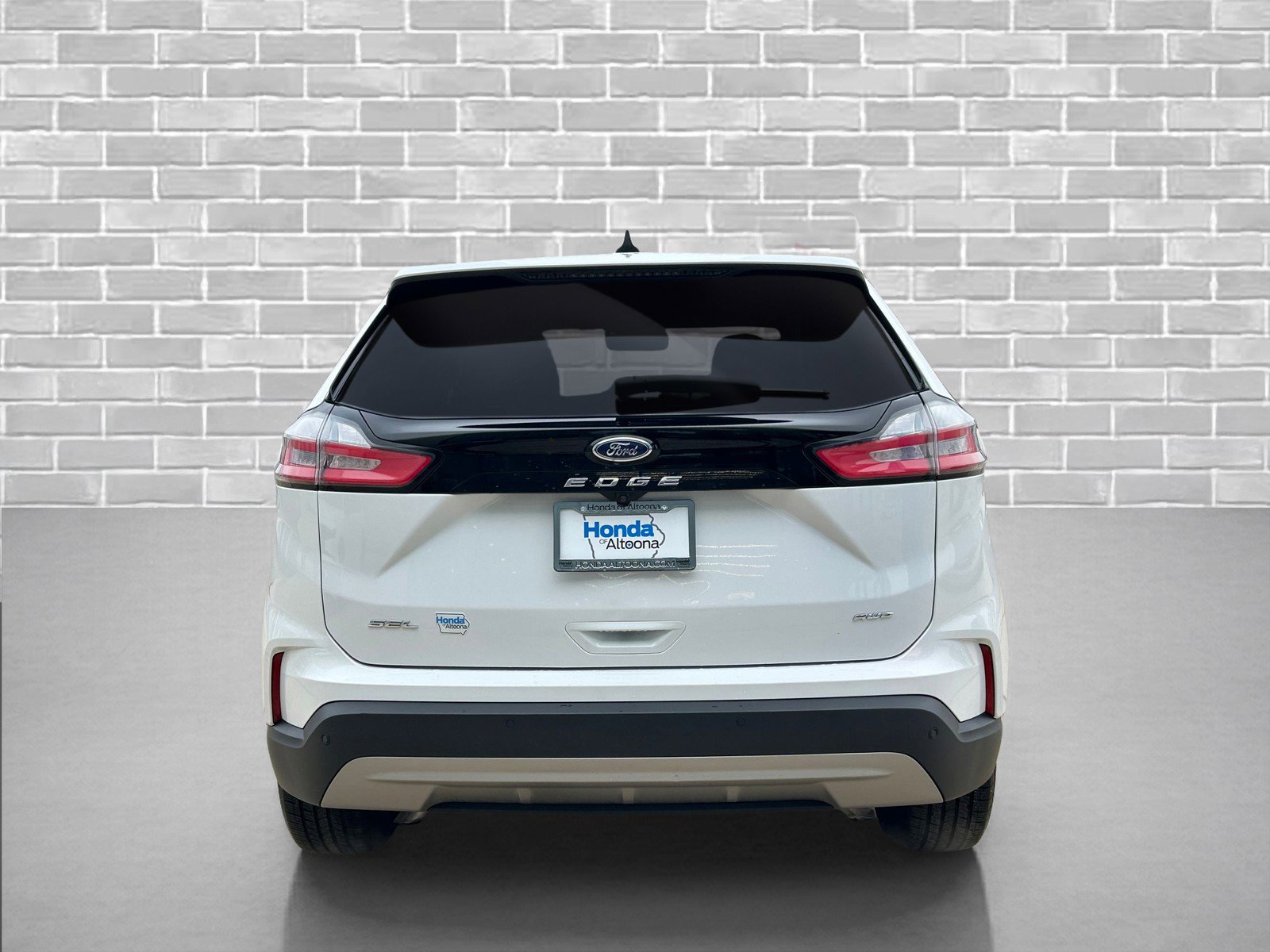 Used 2023 Ford Edge SEL image 4