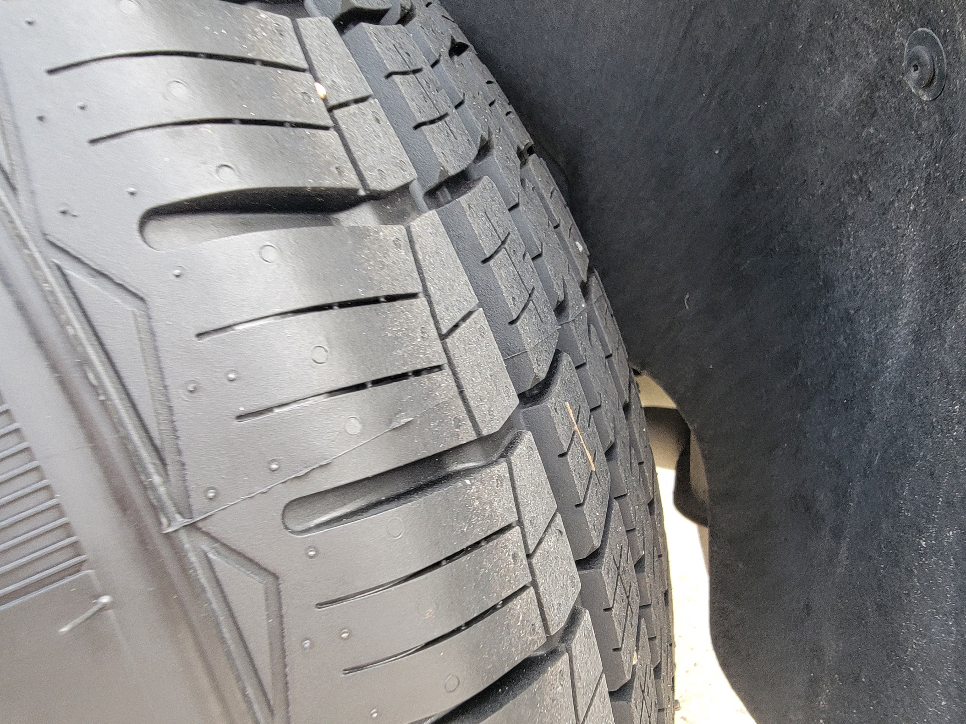 Used 2023 Buick Enclave Essence image 36