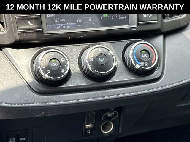 Used 2017 Toyota RAV4 LE AWD/4WD image 19